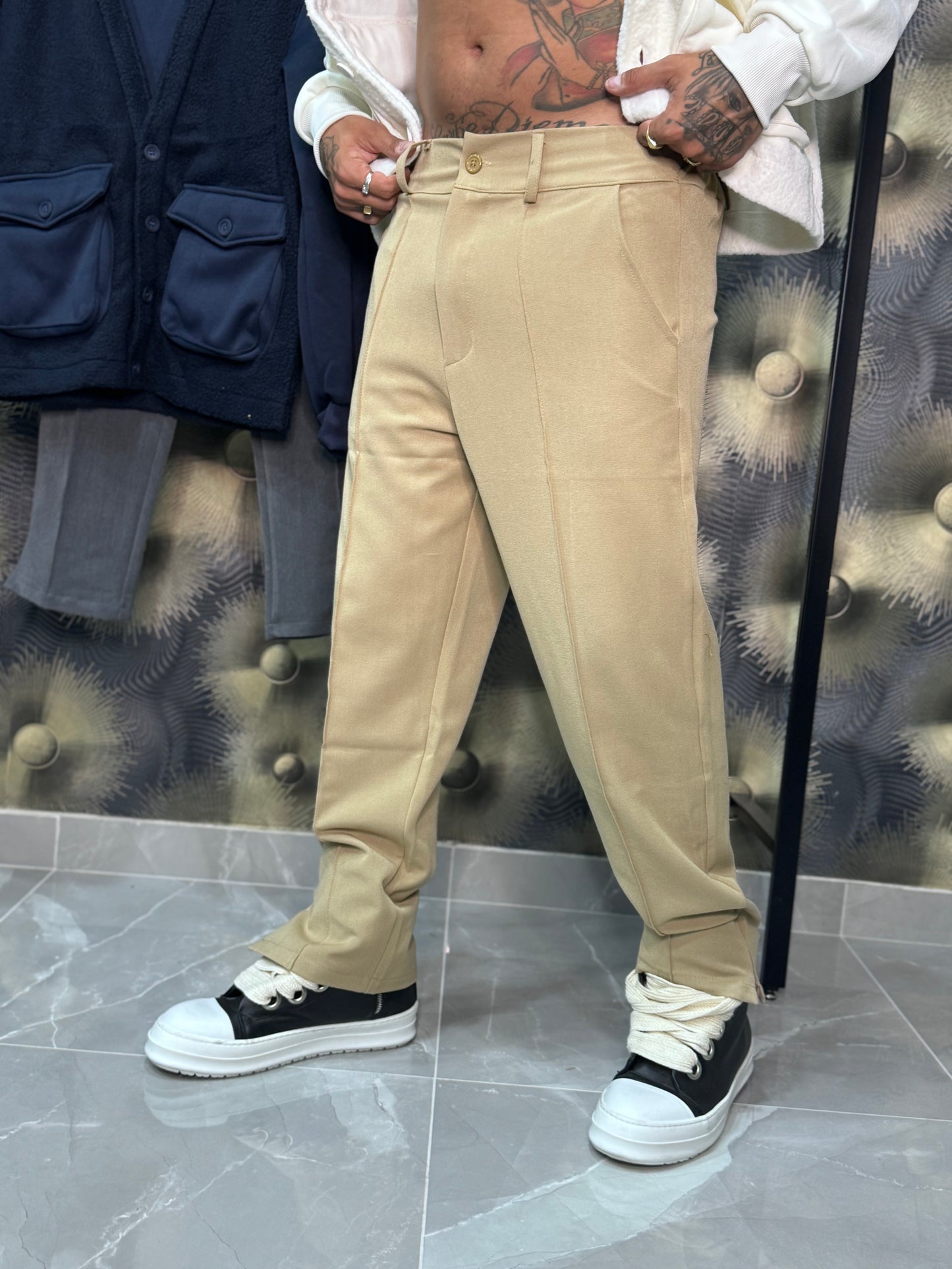 Pantalone con zip beige